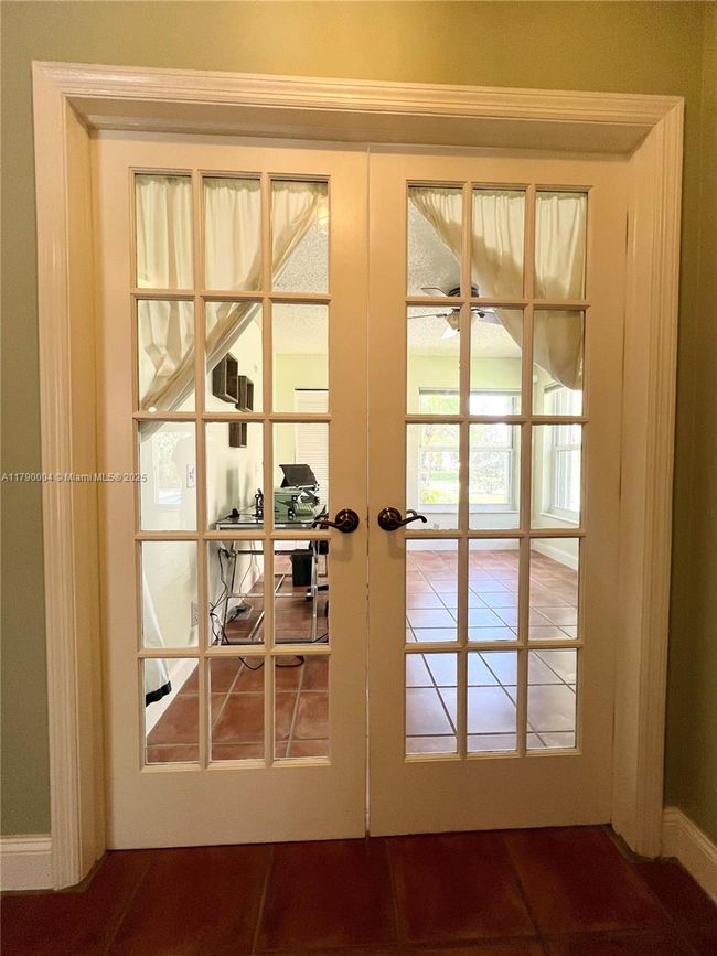 9271 Arborwood Cir, House other with 2 bedrooms, 2 bathrooms and null parking in Davie FL | Image 14