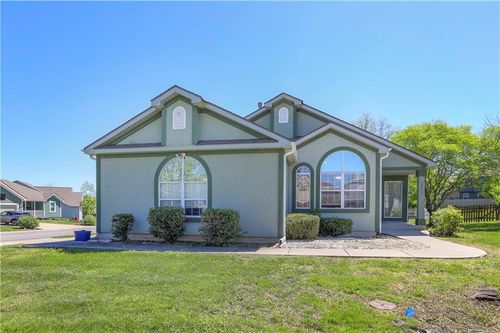 19619 E 7th Street Ct N, Independence, MO, 64056-4006 | Card Image