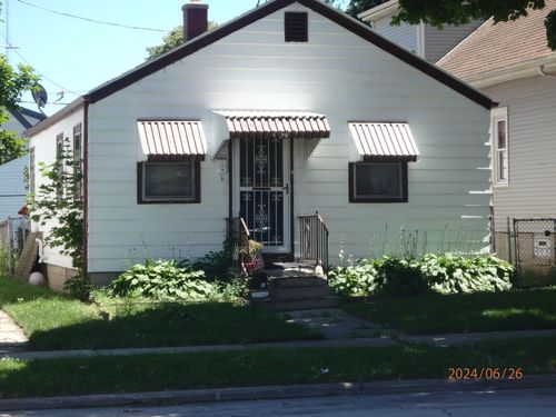 4118 N 7th St, Milwaukee, WI, 53209-7002 | Card Image