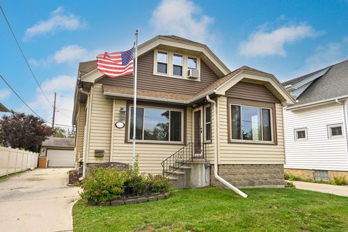 2113 E Tripoli Avenue, Saint Francis, WI, 53235 | Card Image