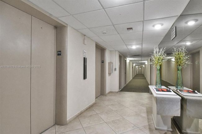 PHH - 9225 Collins Ave, Condo with 3 bedrooms, 3 bathrooms and null parking in Surfside FL | Image 59