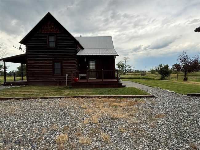 185 Howie Rd, House other with 2 bedrooms, 3 bathrooms and null parking in Big Timber MT | Image 6