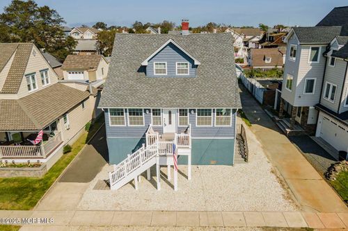 109 Arnold Ave, Point Pleasant Beach, NJ, 08742-3206 | Card Image