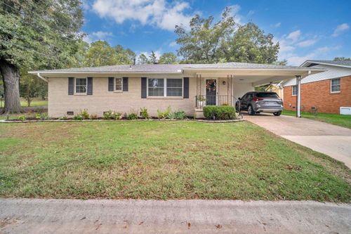 1301 Holloway St, Morrilton, AR, 72110-3711 | Card Image