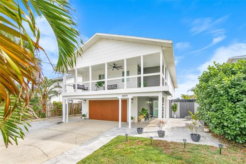 4009 S Peninsula Dr, Wilbur By The Sea, FL, 32127-6516 | Card Image