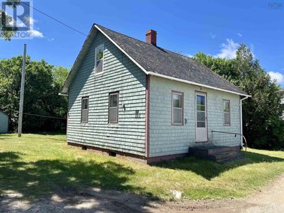 101 Clements St, House other with 3 bedrooms, 1 bathrooms and null parking in Shelburne NS | Image 1