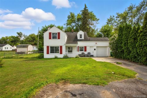 31467 Pierce St, Garden City, MI, 48135-1457 | Card Image