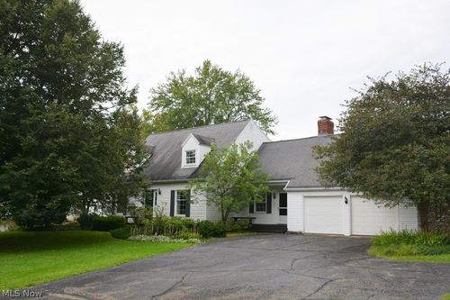 71 Maple Hill Dr, Chagrin Falls, OH, 44022-4210 | Card Image