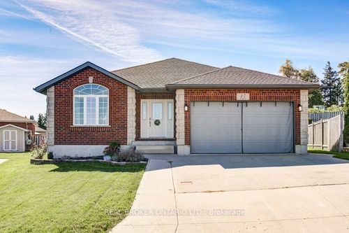 {{alt}} | Card Image