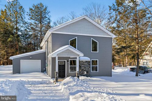 1073 Westside Dr, SOUTH STERLING, PA, 18445-7792 | Card Image