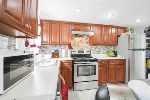 92 Orchard Street, Yonkers, NY, 10703 | Card Image