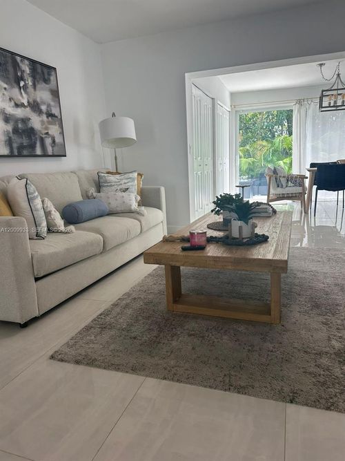 0-1030 Ne 83rd St, Miami, FL, 33138 | Card Image