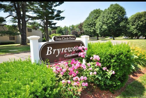 507-507 Twin Circle Dr, South Windsor, CT, 06074-2695 | Card Image