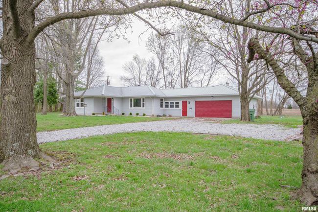 1108 N Main St, House other with 3 bedrooms, 2 bathrooms and null parking in Dix IL | Image 36