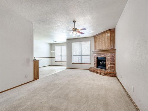 413 Sherwood Dr, Moore, OK, 73160-4170 | Card Image