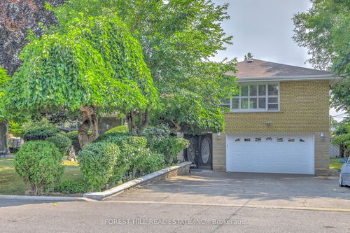 89 Portage Ave, North York, ON, M9N3H2 | Card Image