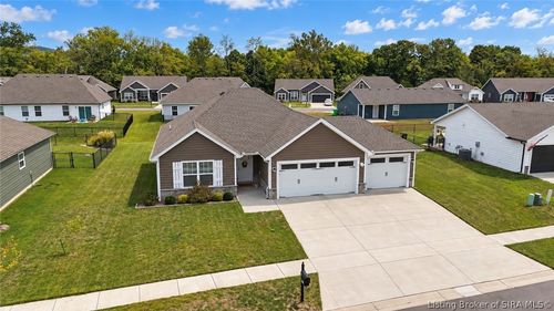 8015 Palermo Trl, Sellersburg, IN, 47172-8946 | Card Image