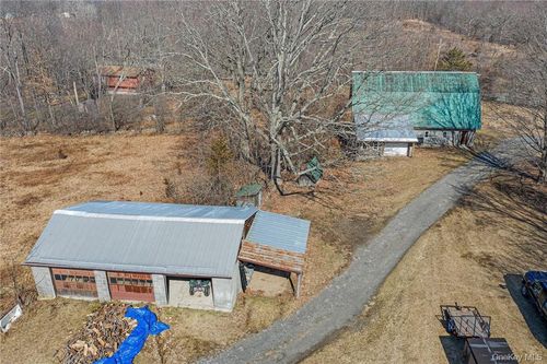 barn-202 Midland Lake Rd, Middletown, NY, 10941-3310 | Card Image