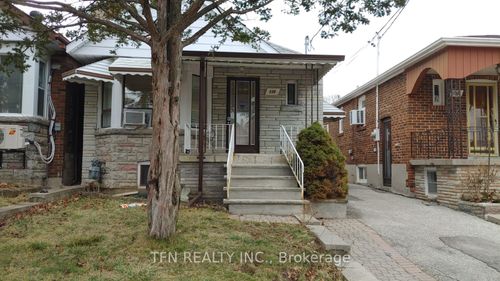 upper-138 Times Rd, York, ON, M6B3M2 | Card Image