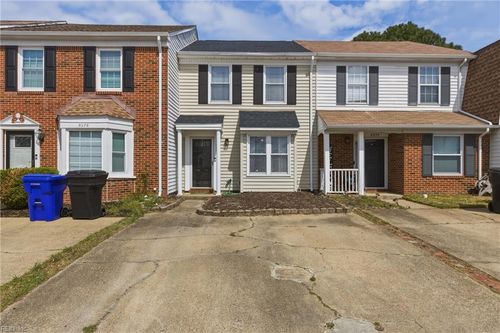 5274 Settlers Park Dr, Virginia Beach, VA, 23464-8424 | Card Image