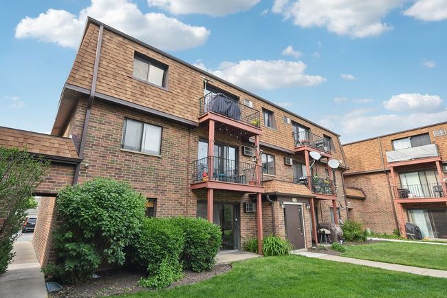 APT-1B - 493 Mchenry Rd, Condo with 1 bedrooms, 1 bathrooms and 2 parking in Wheeling IL | Image 24