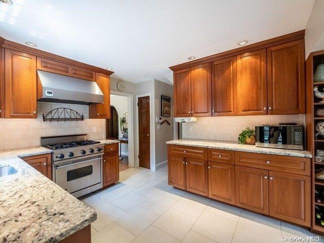 66 Andrew Rd, House other with 4 bedrooms, 4 bathrooms and null parking in Manhasset NY | Image 11