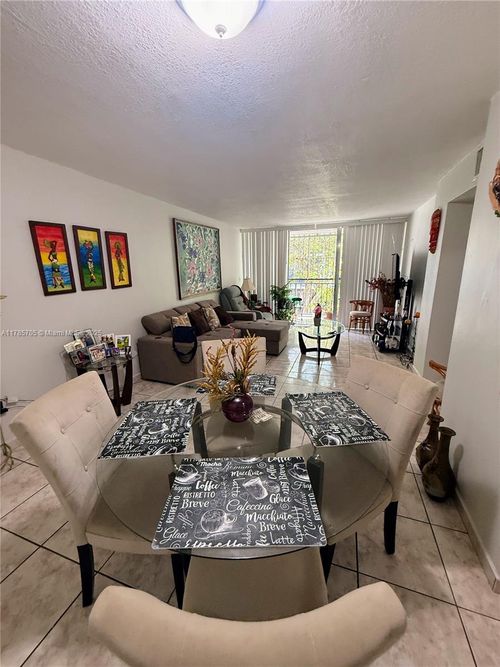 apt-210-210 Fontainebleau Blvd, Miami, FL, 33172-4570 | Card Image