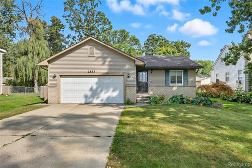 2533 Hartline Dr, Rochester Hills, MI, 48309-3837 | Card Image