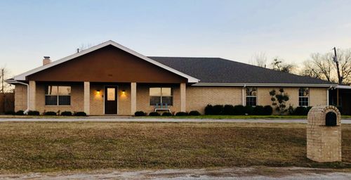 1610 W Main St, Eastland, TX, 76448-2316 | Card Image