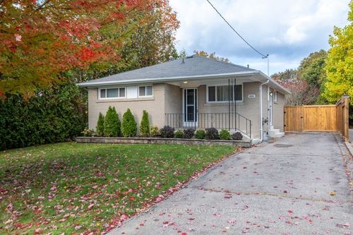 1000 Wardman Cres, Whitby, ON, L1N3G9 | Card Image