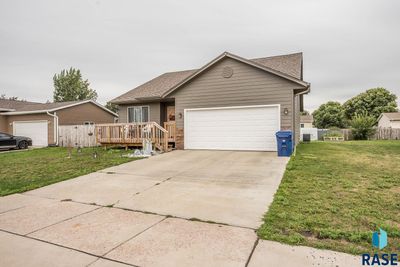 2513 Pampas Grass Ave, House other with 4 bedrooms, 2 bathrooms and null parking in Sioux Falls SD | Image 3