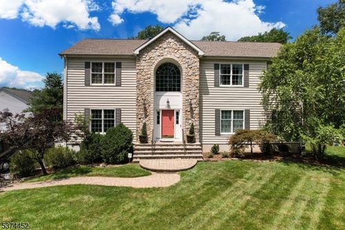 217 3rd St, Green Brook, NJ, 08812-2001 | Card Image