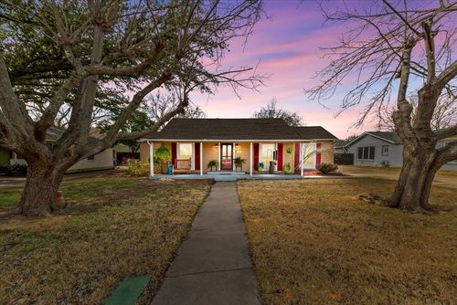 502 Bellevue Dr, Cleburne, TX, 76033-4726 | Card Image