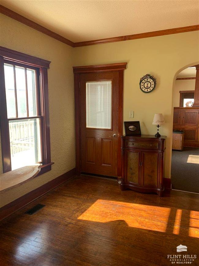 708 S Cedar St, House other with 3 bedrooms, 3 bathrooms and null parking in Abilene KS | Image 9