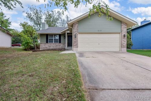 610 Lakewood Dr, Lake St Louis, MO, 63367-1311 | Card Image