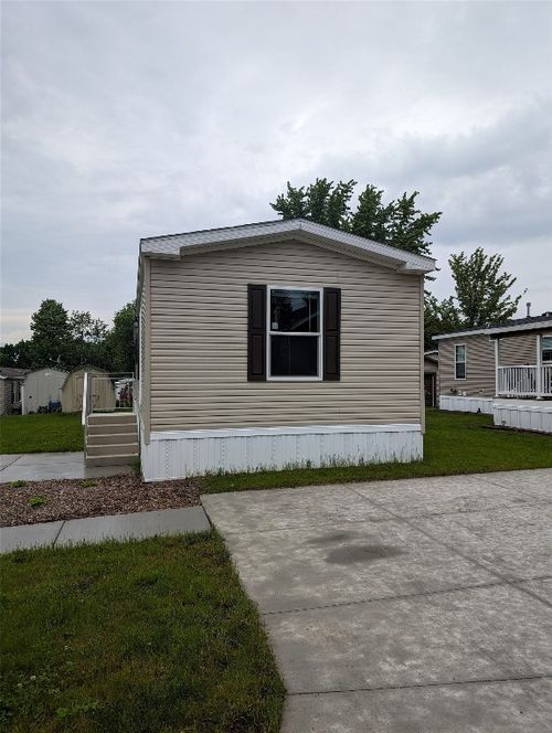 1528 Pinegrove Way, Erie, PA, 16509-4938 | Card Image