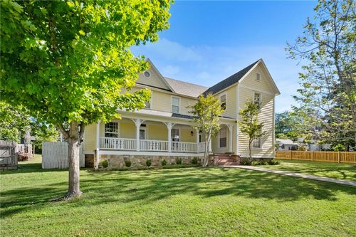 102 W Bush St, Prairie Grove, AR, 72753-2612 | Card Image