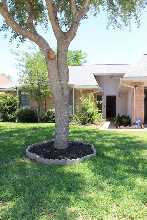14343 Whitecross Dr, Houston, TX, 77083-6152 | Card Image