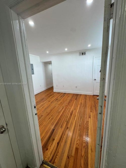 2-15 Sidonia Ave, Coral Gables, FL, 33134-3449 | Card Image