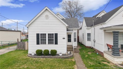 928 Meigs Ave, Jeffersonville, IN, 47130-4025 | Card Image