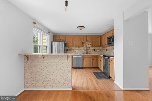 9071 Loreleigh Way, FAIRFAX, VA, 22031-2049 | Card Image