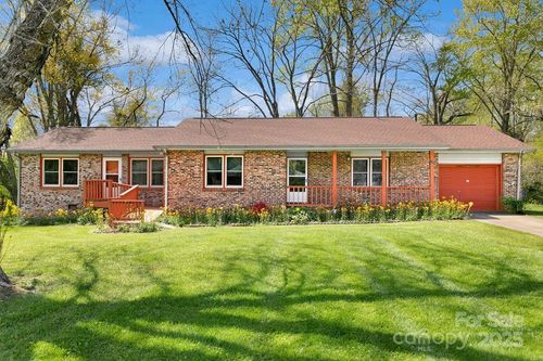 17 Resada Dr, Brevard, NC, 28712-9400 | Card Image