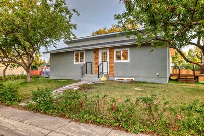 103 Olympia Dr Se, House detached with 5 bedrooms, 2 bathrooms and 2 parking in Calgary AB | Image 3