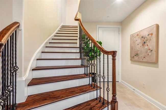 1818 Dart St, House other with 3 bedrooms, 5 bathrooms and 2 parking in Houston TX | Image 7
