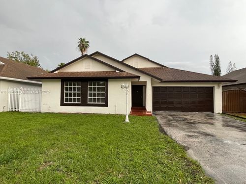 18751 Nw 77th Ct, Hialeah, FL, 33015-5279 | Card Image