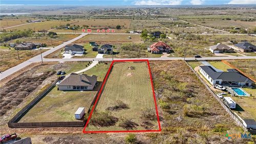 154 Burrobrush St, Niederwald, TX, 78640-2319 | Card Image