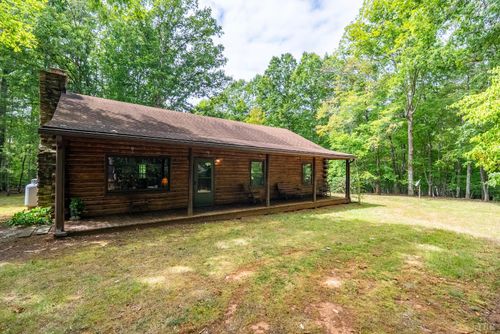 667 Doe Run Ln, Evington, VA, 24550-4095 | Card Image