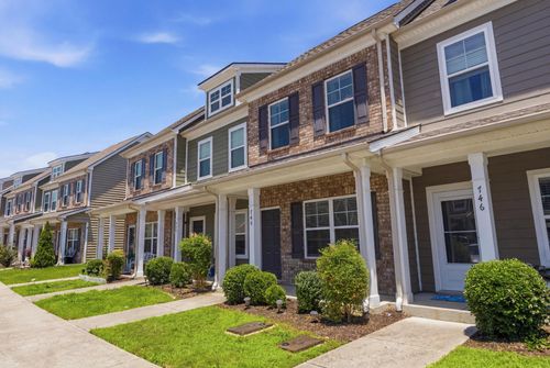 748 Bradburn Village Way, Antioch, TN, 37013-3868 | Card Image