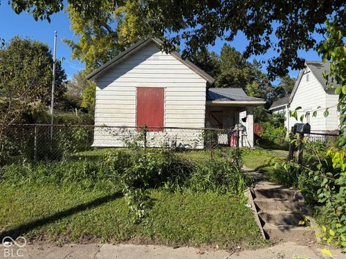 1404 W 2nd St, Anderson, IN, 46016-2404 | Card Image