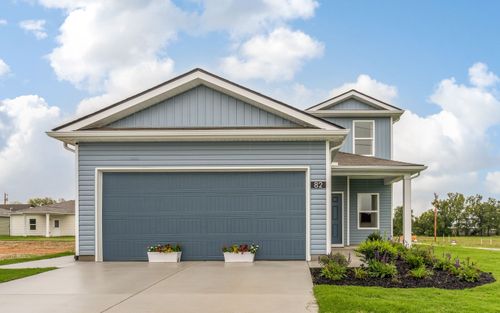 82 Philips Dr, Manchester, TN, 37355-2745 | Card Image